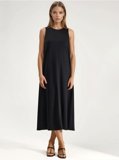 Vestido midi de corte relajado con cuello redondo hiccup - Kiabi Vestido midi de corte relajado con cuello redondo hiccup - Kiabi