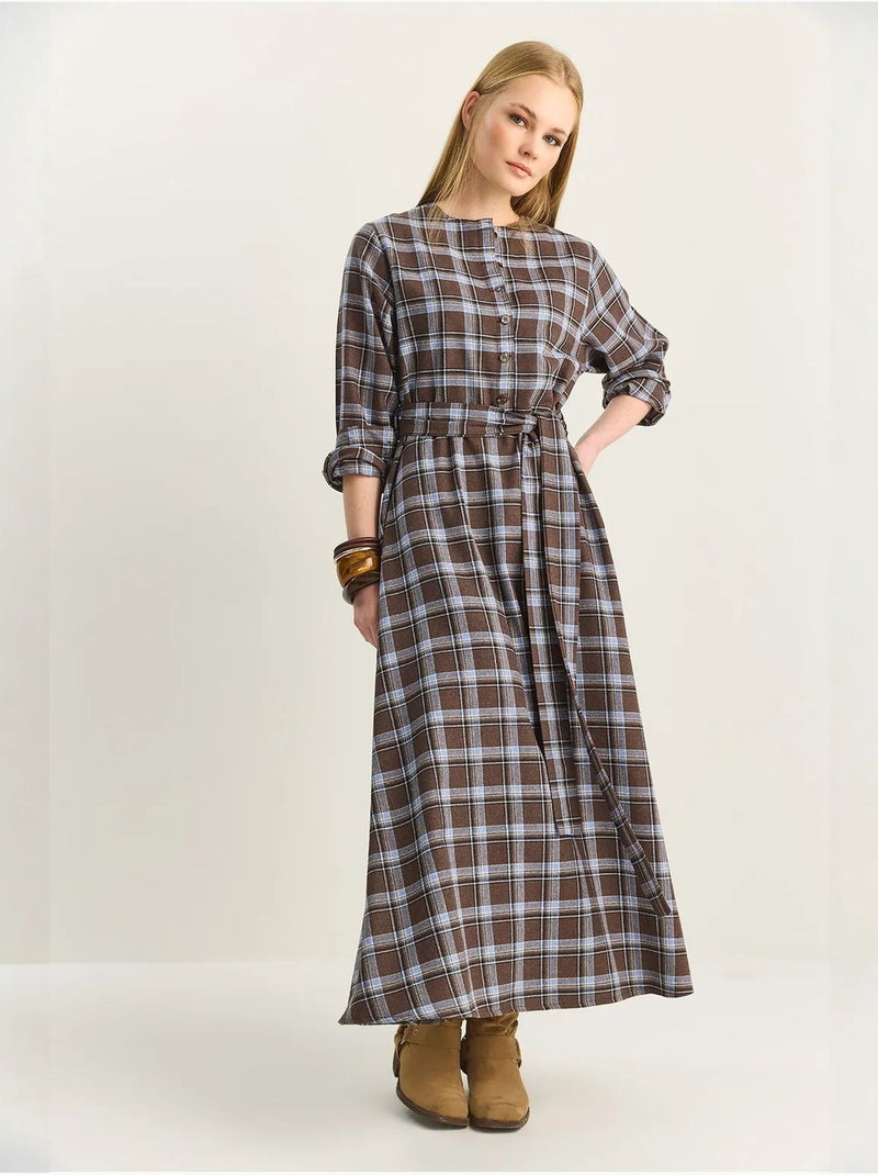Vestido midi de cuadros con cinturón lucci Marrón - Kiabi