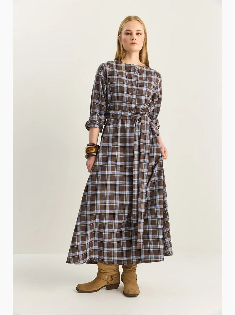 Vestido midi de cuadros con cinturón lucci Marrón - Kiabi