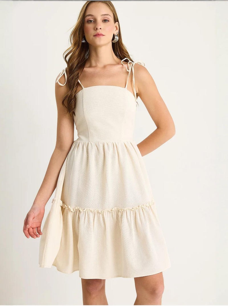 Vestido midi de cuello cuadrado con corte en a y detalle de ribete lucci Beige arcilla - Kiabi
