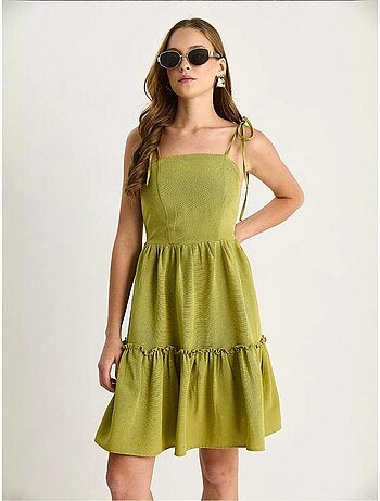 Vestido midi de cuello cuadrado con corte en a y detalle de ribete lucci