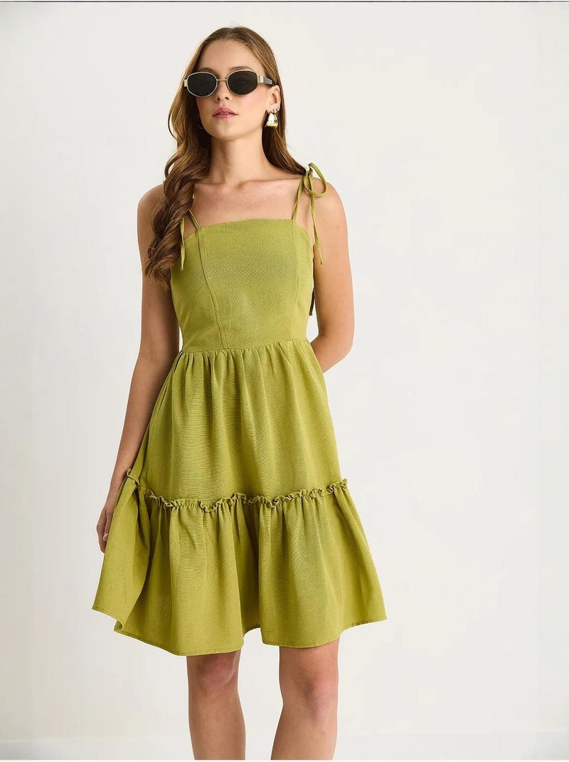 Vestido midi de cuello cuadrado con corte en a y detalle de ribete lucci Verde tilo - Kiabi