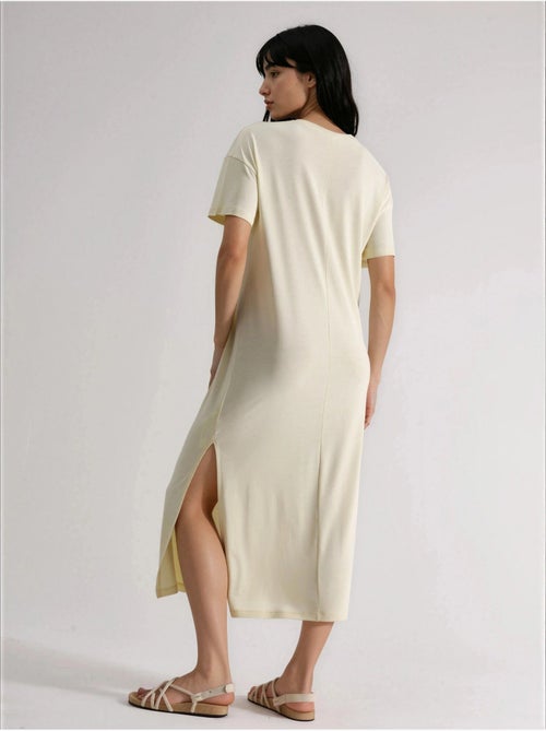 Vestido midi de cuello redondo acanalado busem - Kiabi Vestido midi de cuello redondo acanalado busem - Kiabi