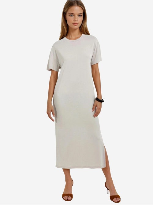Vestido midi de cuello redondo acanalado busem - Kiabi Vestido midi de cuello redondo acanalado busem - Kiabi