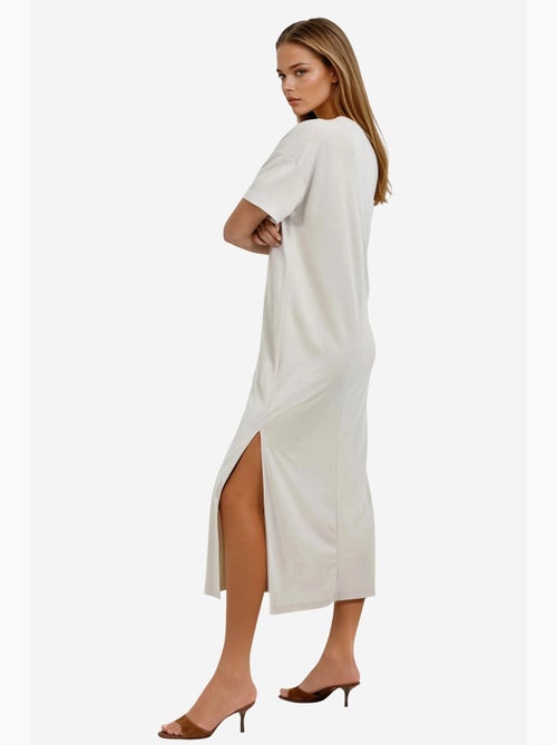 Vestido midi de cuello redondo acanalado busem - Kiabi Vestido midi de cuello redondo acanalado busem - Kiabi