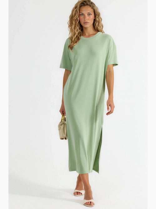 Vestido midi de cuello redondo acanalado busem - Kiabi Vestido midi de cuello redondo acanalado busem - Kiabi