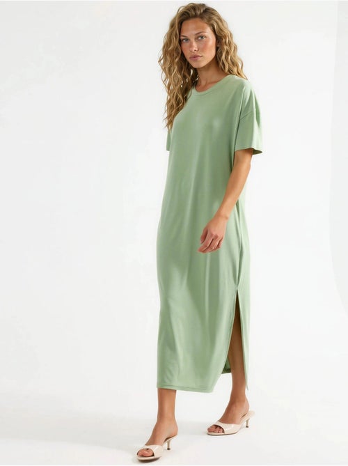 Vestido midi de cuello redondo acanalado busem - Kiabi Vestido midi de cuello redondo acanalado busem - Kiabi