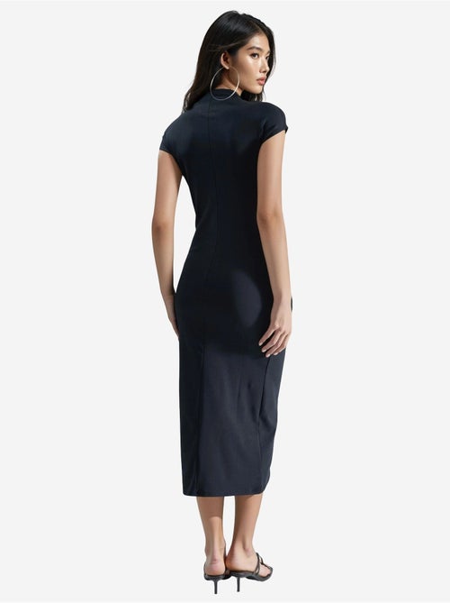 Vestido midi de cuello redondo y corte entallado con detalle elástico de busem - Kiabi