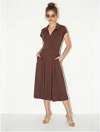 Vestido midi de jersey en línea a con cuello polo lucci