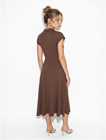 Vestido midi de jersey en línea a con cuello polo lucci