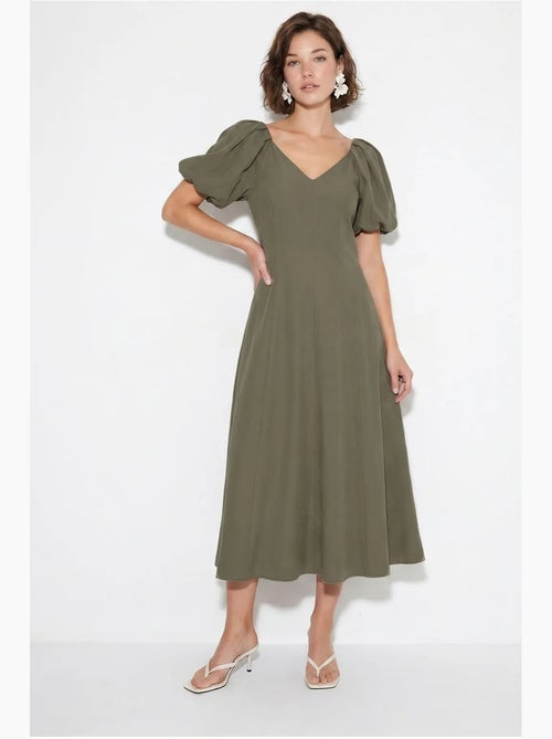 Vestido midi de línea a con escote en v y cremallera lucci - Kiabi Vestido midi de línea a con escote en v y cremallera lucci - Kiabi