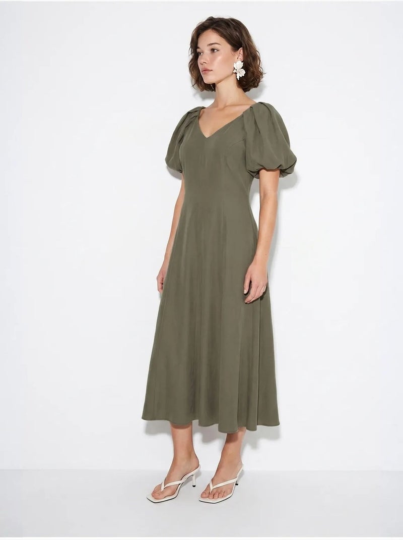 Vestido midi de línea a con escote en v y cremallera lucci Caqui - Kiabi