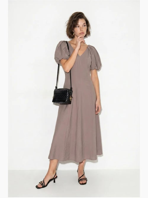 Vestido midi de línea a con escote en v y cremallera lucci - Kiabi Vestido midi de línea a con escote en v y cremallera lucci - Kiabi