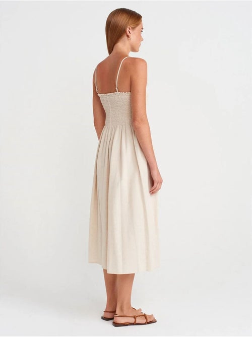 Vestido midi de línea a sin tirantes dilvin - Kiabi Vestido midi de línea a sin tirantes dilvin - Kiabi