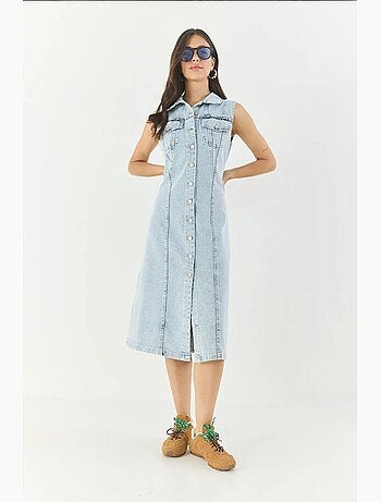 Vestido midi de mezclilla ajustado con cierre de botones lucci