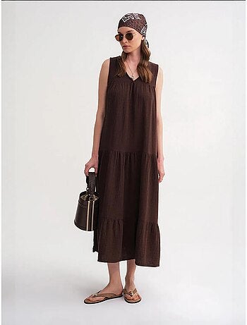 Vestido midi de muselina con cuello en v, sin mangas y bolsillos de mixray