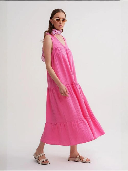 Vestido midi de muselina con cuello en v, sin mangas y bolsillos de mixray - Kiabi Vestido midi de muselina con cuello en v, sin mangas y bolsillos de mixray - Kiabi