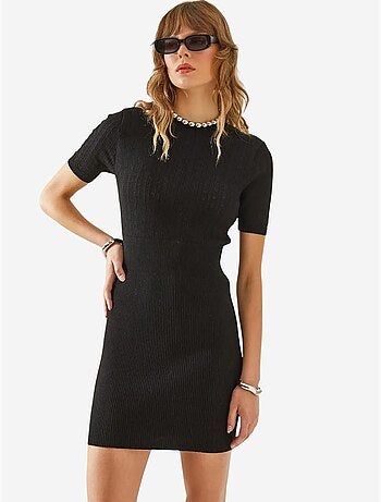 Vestido midi de punto ajustado con cuello redondo lucci