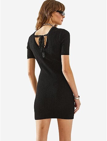Vestido midi de punto ajustado con cuello redondo lucci