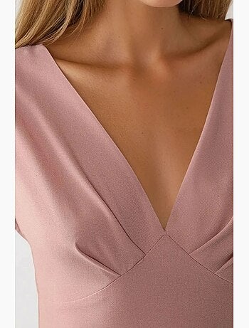 Vestido midi de tacto suave con cuello en V