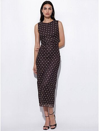 Vestido midi de tul con lunares y cuello redondo