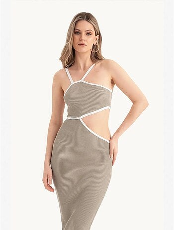 Vestido midi de un solo hombro con corte lateral