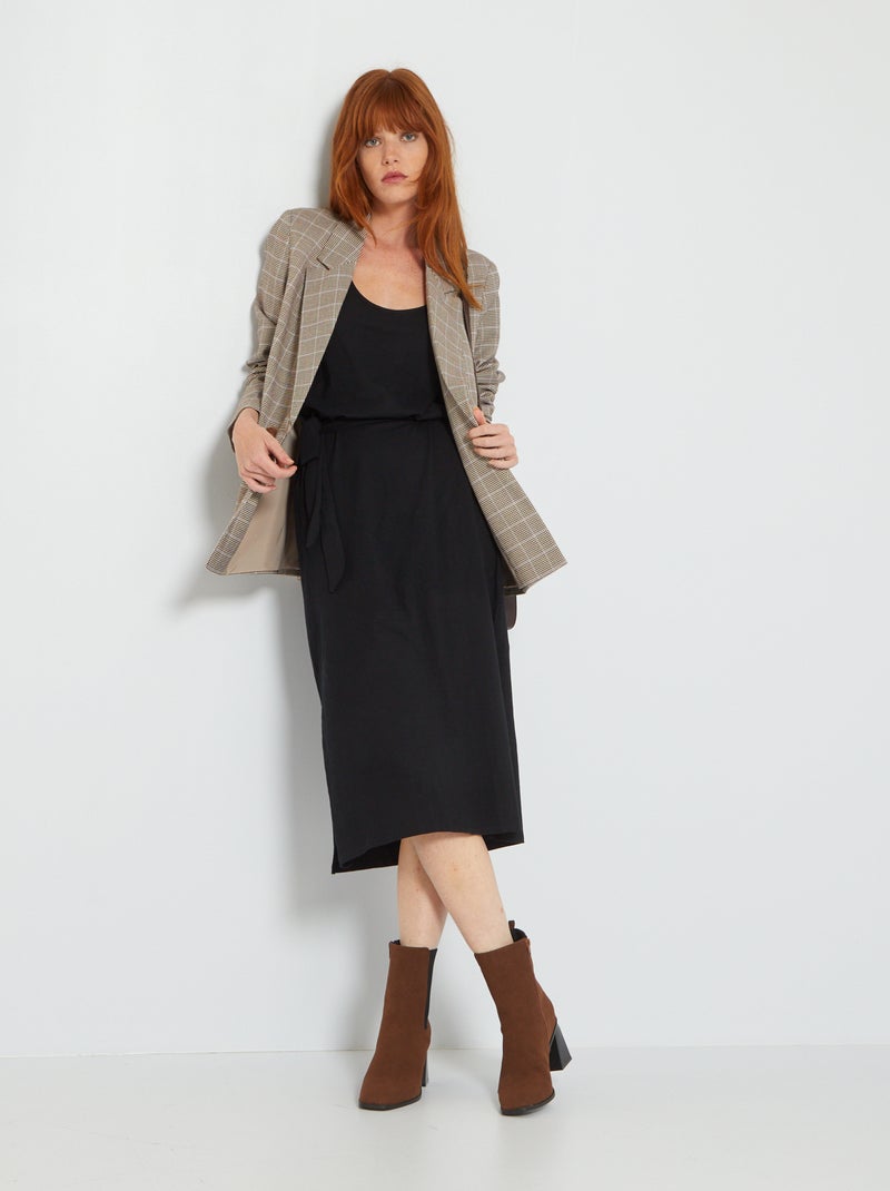 Vestido midi entallado Negro - Kiabi