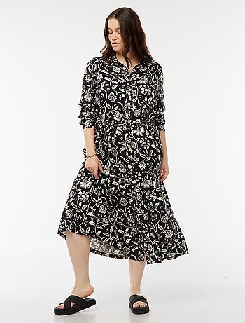 Vestido midi estampado con cinturón y automáticos