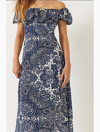 Vestido midi estampado con detalle de abertura y lazo en el cuello lucci