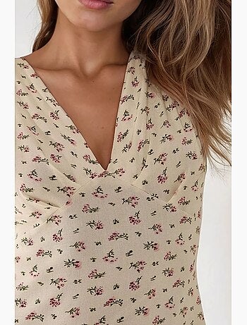 Vestido midi floral con cuello en v hiccup