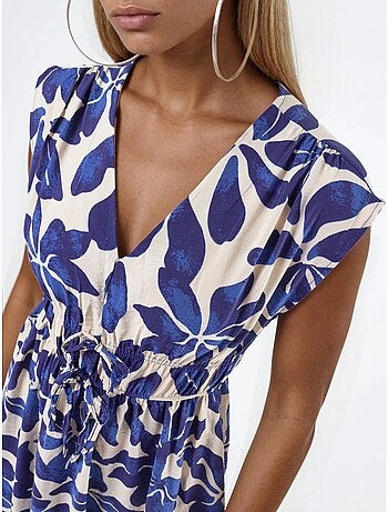Vestido midi floral con cuello en v y detalle de lazo busem