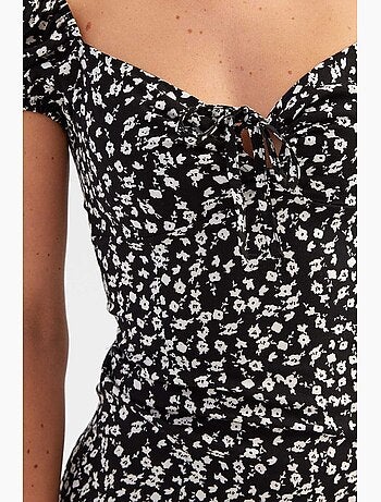 Vestido midi floral con hombros descubiertos y abertura lateral hiccup