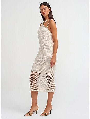 Vestido midi halter texturizado con cut-out
