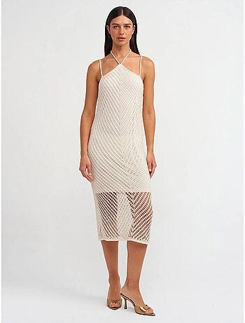 Vestido midi halter texturizado con cut-out