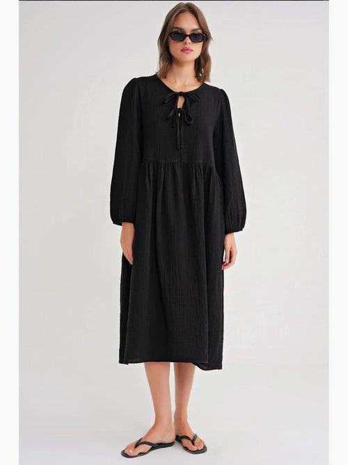 Vestido midi holgado con cuello en v y cierre de lazo mixray - Kiabi Vestido midi holgado con cuello en v y cierre de lazo mixray - Kiabi