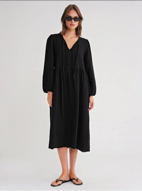 Vestido midi holgado con cuello en v y cierre de lazo mixray - Kiabi Vestido midi holgado con cuello en v y cierre de lazo mixray - Kiabi
