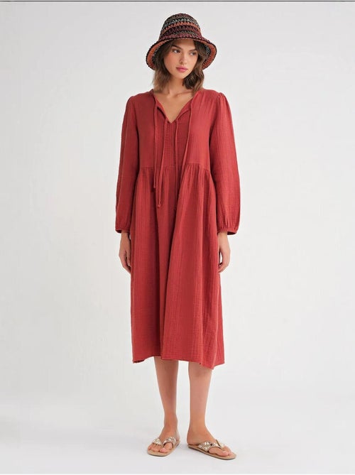 Vestido midi holgado con cuello en v y cierre de lazo mixray - Kiabi Vestido midi holgado con cuello en v y cierre de lazo mixray - Kiabi