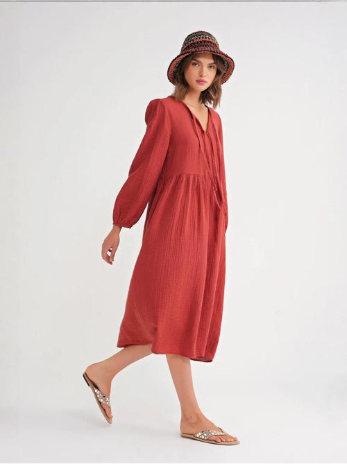 Vestido midi holgado con cuello en v y cierre de lazo mixray - Kiabi Vestido midi holgado con cuello en v y cierre de lazo mixray - Kiabi