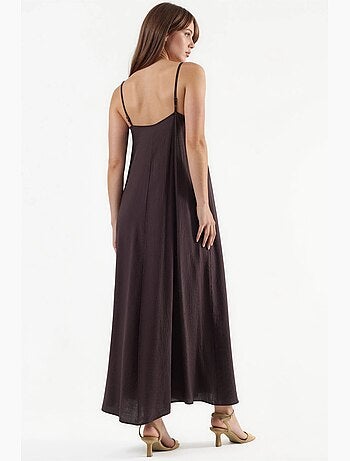 Vestido midi lencero con cuello en v busem