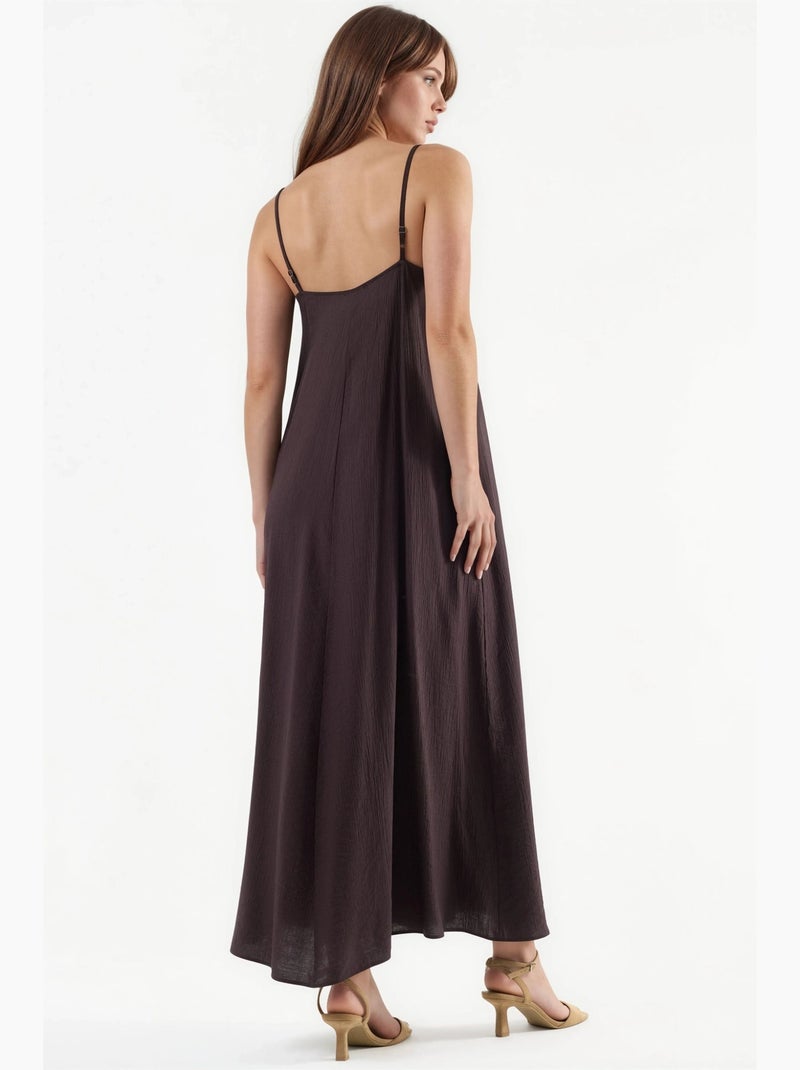 Vestido midi lencero con cuello en v busem Marrón chocolate - Kiabi