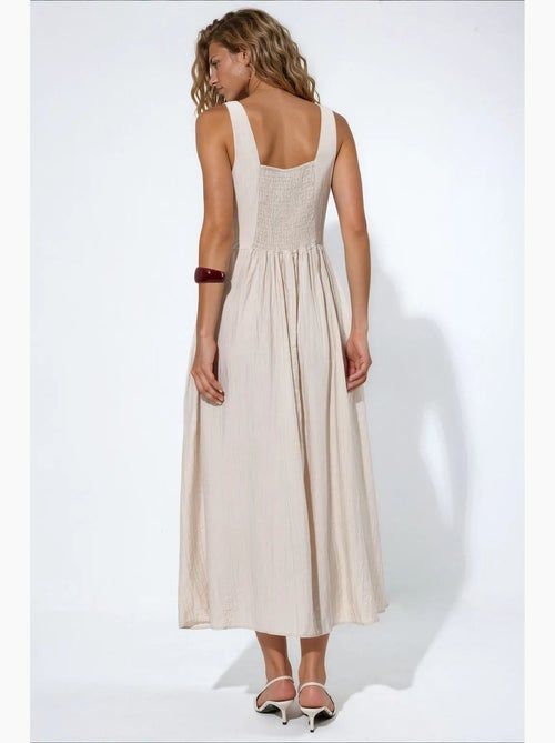 Vestido midi liso con cuello cuadrado busem - Kiabi Vestido midi liso con cuello cuadrado busem - Kiabi