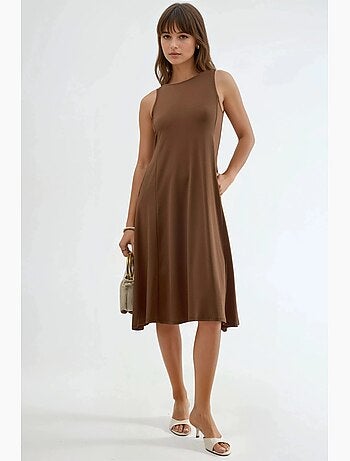 Vestido midi sin mangas con bolsillos busem