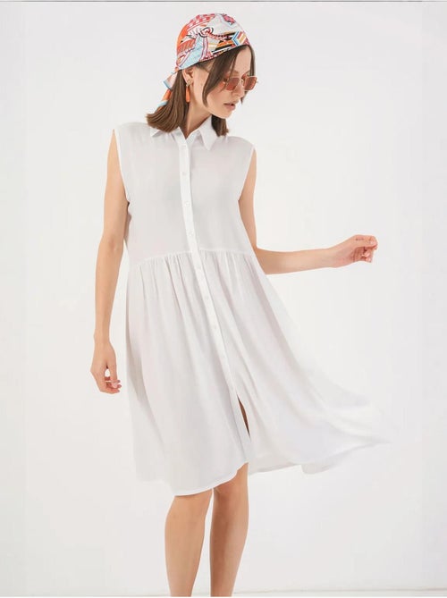 Vestido midi sin mangas con botones y cuello camisero de bdart - Kiabi Vestido midi sin mangas con botones y cuello camisero de bdart - Kiabi