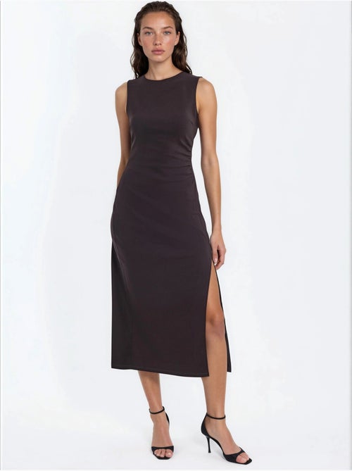 Vestido midi sin mangas con cuello redondo hiccup - Kiabi Vestido midi sin mangas con cuello redondo hiccup - Kiabi
