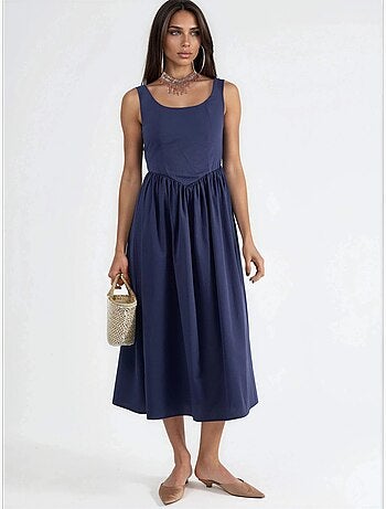 Vestido midi sin mangas con escote redondeado busem