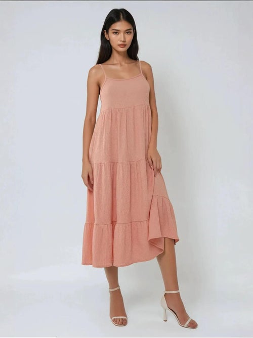 Vestido midi texturizado con corte en A - Kiabi Vestido midi texturizado con corte en A - Kiabi