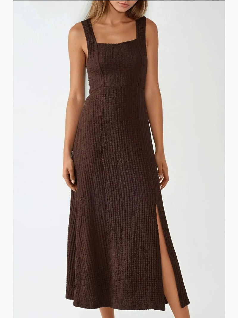 Vestido midi texturizado con cuello cuadrado hiccup Marrón oscuro - Kiabi
