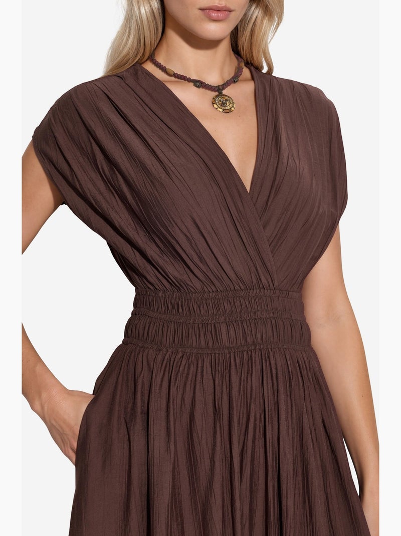Vestido midi texturizado con cuello en v busem Marrón chocolate - Kiabi