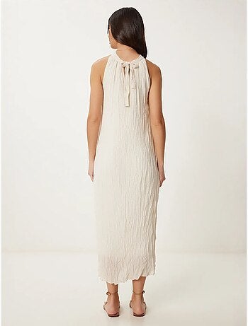 Vestido midi texturizado con cuello halter istanbul
