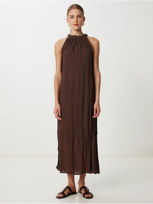 Vestido midi texturizado con cuello halter istanbul - Kiabi Vestido midi texturizado con cuello halter istanbul - Kiabi